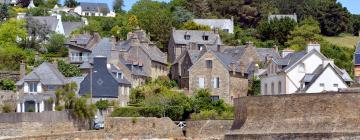 Cottages in Saint-Michel-en-Grève