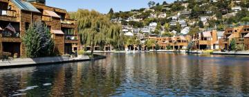 Hoteles con estacionamiento en Tiburon