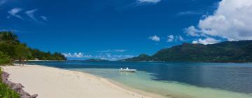 Hoteles con estacionamiento en Cerf Island