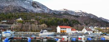 Vikedal şehrindeki otoparklar