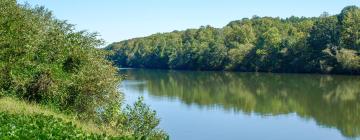 Parkolóval rendelkező hotelek Almondban