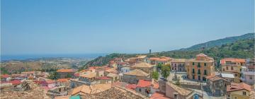 Holiday Rentals in Satriano