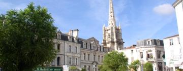 Hotels with Parking in Luçon