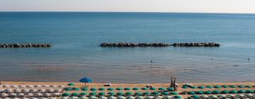 Hoteles con estacionamiento en Marina di Montenero