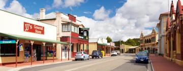 Hotels with Parking in Zeehan