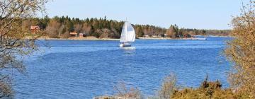 Hotels amb aparcament a Gräddö