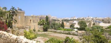 Hoteles familiares en Kerċem