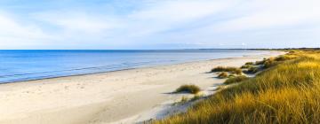 Hoteles con estacionamiento en Strandby