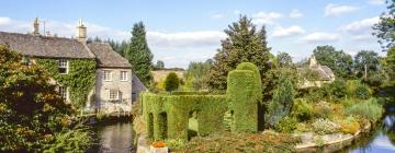 Hotels in Burford