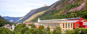 Hoteles con estacionamiento en Rjukan