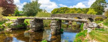 Hoteles con estacionamiento en Two Bridges