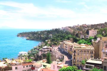 Napoli: Noleggio auto in 13 luoghi per il ritiro