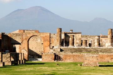 Pompei: Noleggio auto in 3 luoghi per il ritiro
