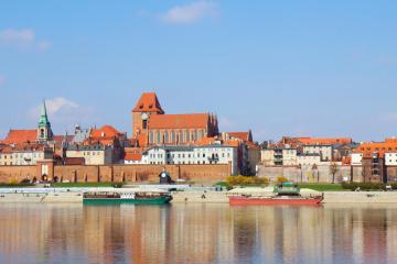 Toruń: Wypożyczenie samochodu możliwe w 3 miejscach odbioru
