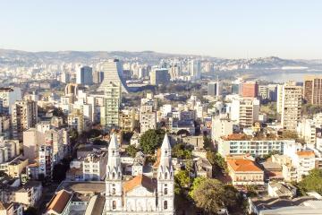 Porto Alegre: Alquiler de coches en 4 lugares de recogida