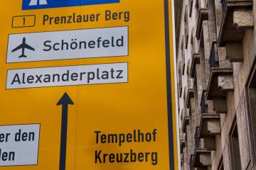 Schönefeld: Aluguel de carro com 0 locais de retirada