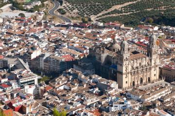 Jaén: Car rentals in 2 pickup locations