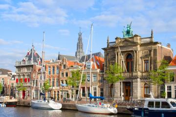 Haarlem: Alquiler de coches en 1 lugar de recogida