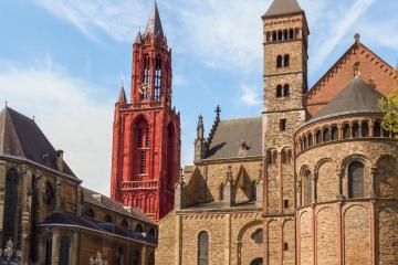 Maastricht: Car rentals in 6 pickup locations
