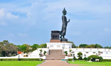 โรงแรมในบ้านคลองนราภิรมย์