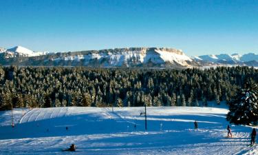 Parkolóval rendelkező hotelek Montcelben