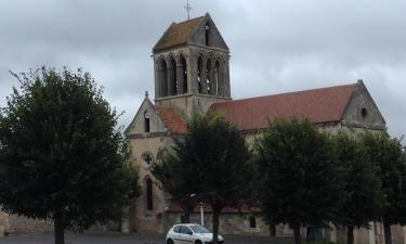 Viesnīcas pilsētā Bourg-et-Comin