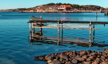 Hotels with Parking in Resö