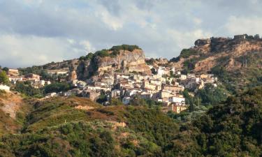 Holiday Rentals in Pietrapaola