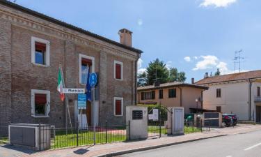 Hoteluri cu parcare în SantʼAgostino