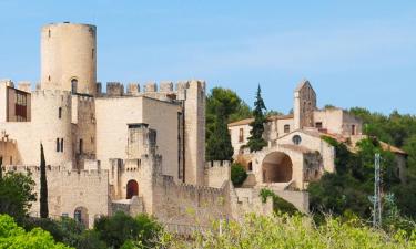 Hotels amb aparcament a Castellet