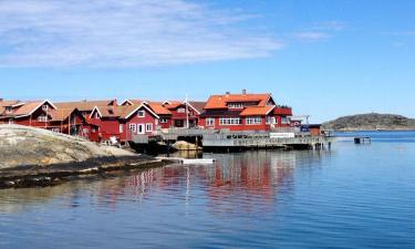 Hotell med parkering i Käringön