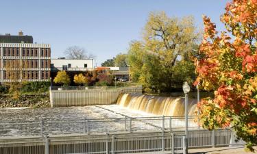 Hotels with Parking in Blaine