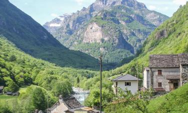 Hotels with Parking in Brione