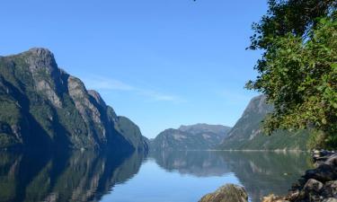 Hotels with Parking in Frafjord