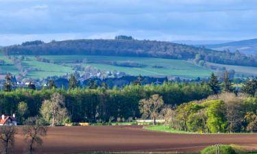 Hoteles con estacionamiento en Coupar Angus