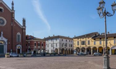 Hotels amb aparcament a Cortemaggiore