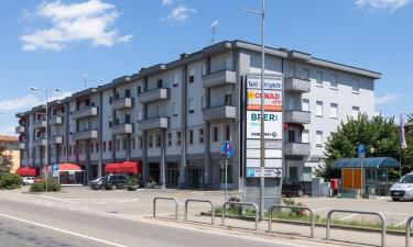Hotels with Parking in San Prospero 