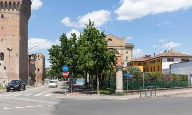 San Felice sul Panaro的有停車位的飯店