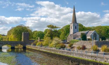 Hotels with Parking in Glenarm