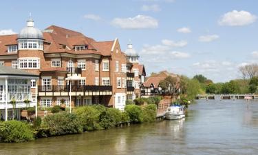 Hotels with Parking in Eton
