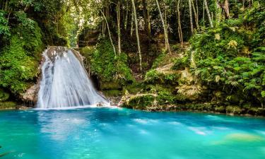 Mga Hotel na may Parking sa Blue Hole