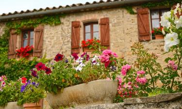 Hotels with Pools in Spéracèdes