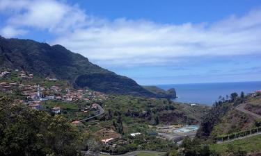 Hoteluri cu parcare în Faial