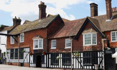 Hotels with Parking in Slinfold
