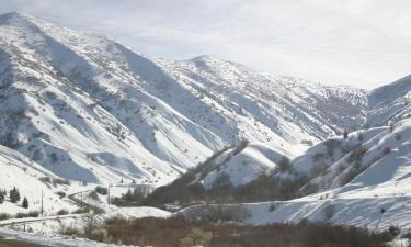 Viešbučiai su baseinais mieste Tooele