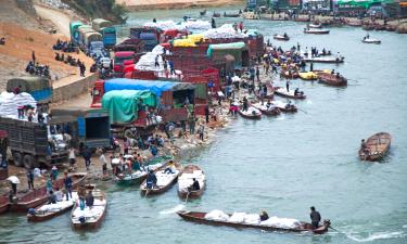 Hotels with Parking in Móng Cái