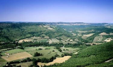 Viešbučiai su vietomis automobiliams mieste Comps-la-Grand-Ville