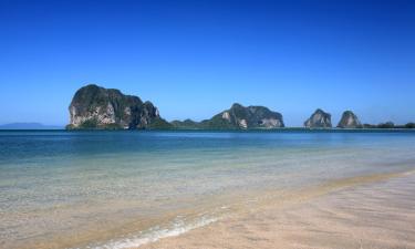 Holiday Rentals in Chak Phong