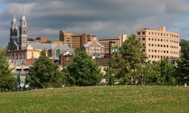 Hotels with Pools in Chicoutimi