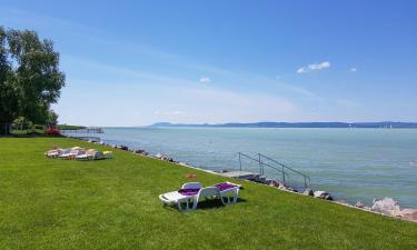 Boliger ved stranden i Balatonőszöd